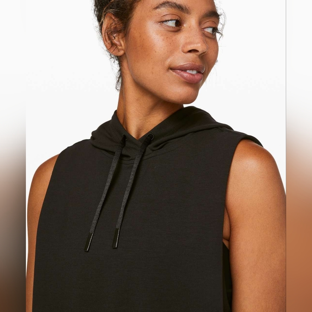 Lululemon X Barrys Black 'Stronger as One' Sleeveless Hoodie - Size 2 - Picture 3 of 8